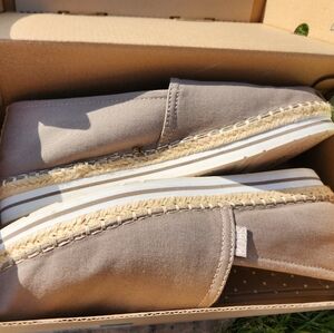 Sketchers Bob's Breeze Memory Foam Shoes Size 10 Brand New